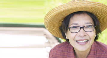 woman wearing hat
